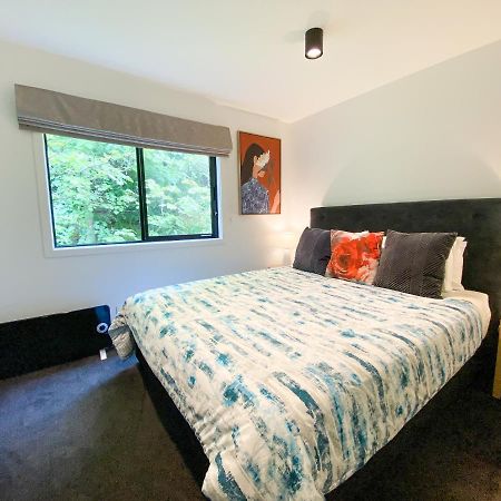 Modern 2-Bedroom Apartment 7-Mins Walk To Queenstown Exteriér fotografie