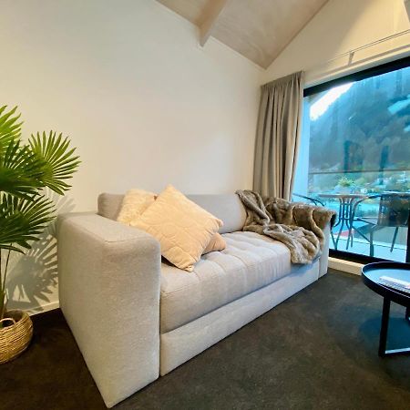 Modern 2-Bedroom Apartment 7-Mins Walk To Queenstown Exteriér fotografie