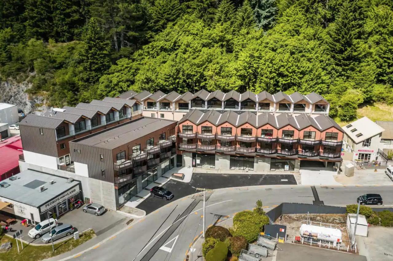 Modern 2-Bedroom Apartment 7-Mins Walk To Queenstown Exteriér fotografie