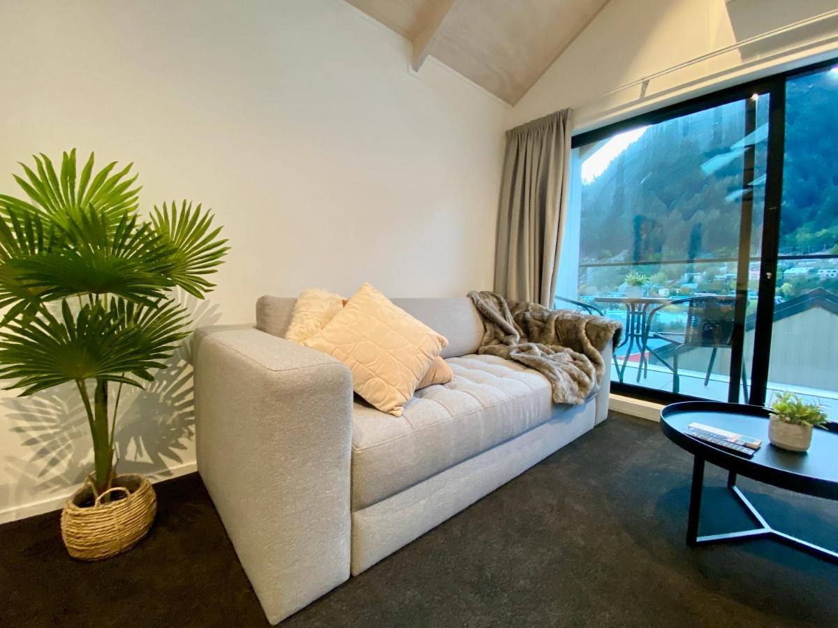 Modern 2-Bedroom Apartment 7-Mins Walk To Queenstown Exteriér fotografie